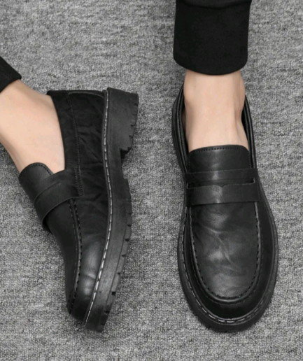 Men black Loafers